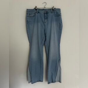 Studio by d&co | Woman’s Sz 18 | Light Blue Flair Leg Jeans